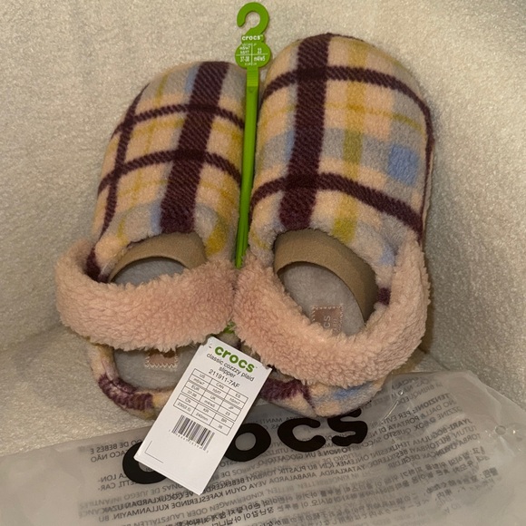 CROCS Womens Cozy Plaid Slippers -NWT - Picture 3 of 10